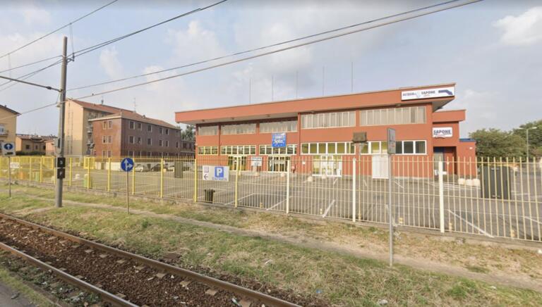 Rapina in un supermercato di Cormano (Milano): ferita una bambina di 5 anni