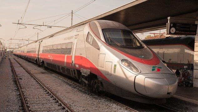 Distanziamento sociale in treno