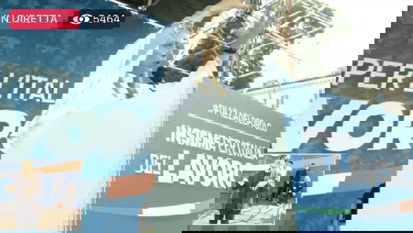 Giorgia Meloni: «Non possiamo permetterci Azzolina, a confronto Toninelli era Zichichi»