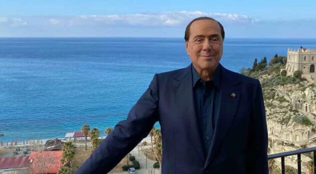 Berlusconi e il sogno di un governo (con l’attuale Parlamento) con Forza Italia al posto del M5S article-post