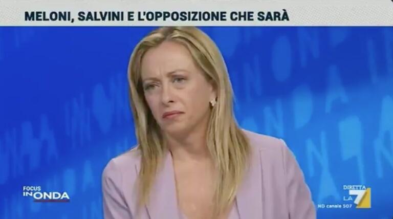 Meloni: «Imagine è omologazione mondialista, ma se uno ascolta solo la musica è una bella canzone»