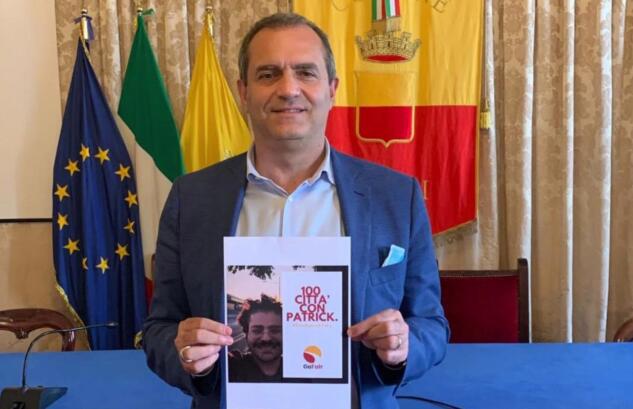 La previsione di De Magistris: «A settembre ci sarà un nuovo governo» article-post