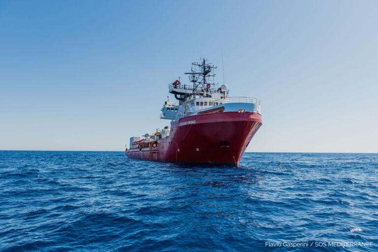 Sono tutti negativi i tamponi sui 180 migranti della Ocean Viking