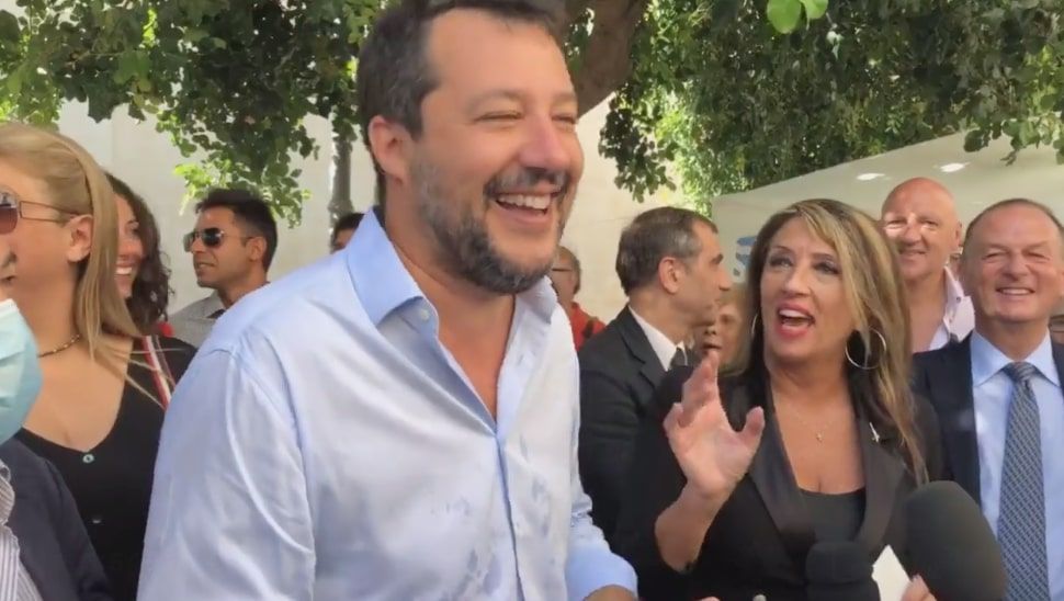 La leghista di Sorrento che dice che Salvini risolve i problemi con la sua taumaturgica presenza article-post
