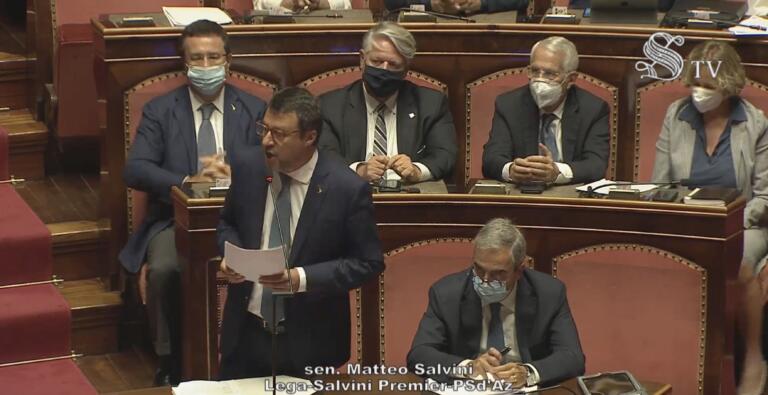 Salvini ha detto di preferire il silenzio del M5S alle supercazzole di Renzi