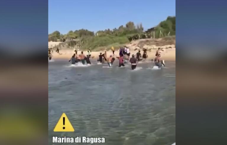 Come Salvini e il suo team social credono di essere Ennio Morricone