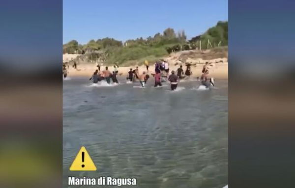 Come Salvini e il suo team social credono di essere Ennio Morricone