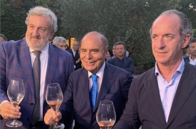 Zaia dà al governo la colpa dei nuovi contagi, ma lui è stato il primo a chiedere il ‘liberi tutti’ article-post