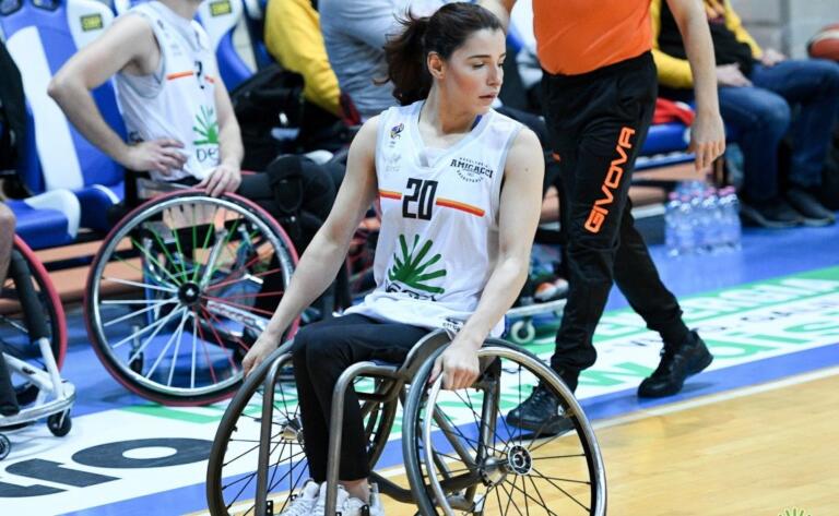 Beatrice Ion, atleta della nazionale di basket in carrozzina, aggredita con il padre: «Tornate a casa vostra»