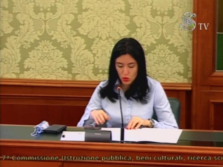 Azzolina afferma che la didattica a distanza continuerà anche l’anno prossimo: «Sfida e opportunità»