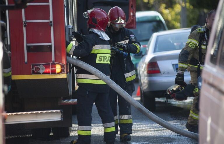 Genova, vigili del fuoco non rimuovono striscione antifascista: «Non crea pericoli, forse infastidiva chi vuole rievocare periodi bui»
