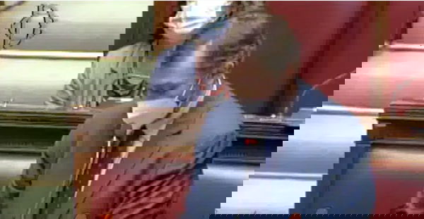 Filippo Sensi legge in aula i nomi dei 173 medici morti a causa del coronavirus