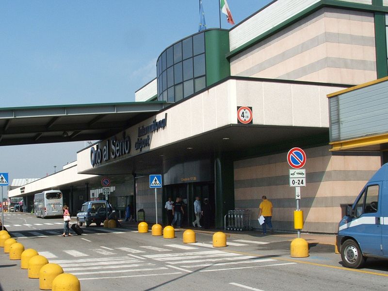 Pianificare un viaggio e non dimenticarsi dei dettagli: i parcheggi in aeroporto article-post