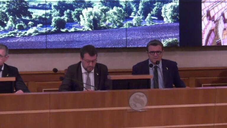 Il Mediterraneo secondo Salvini: «I tunisini vengono a pescare nel nostro mare e ci lasciano gli infetti in cambio»