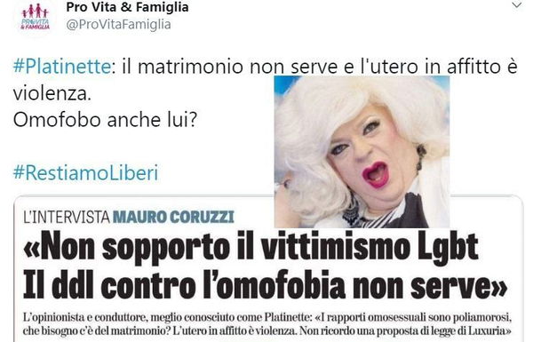 L’assist di Platinette a Pro Vita: «L’utero in affitto è violenza, i rapporti omosessuali sono poliamorosi: non serve matrimonio»