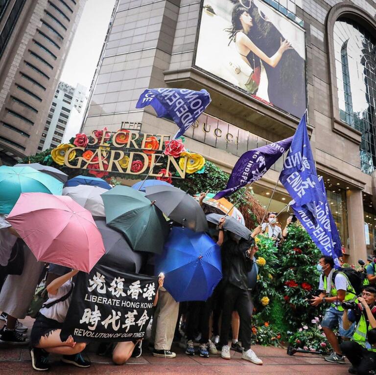 Hong Kong: in centinaia arrestati durante la proteste contro “il regalo di compleanno” di Pechino 