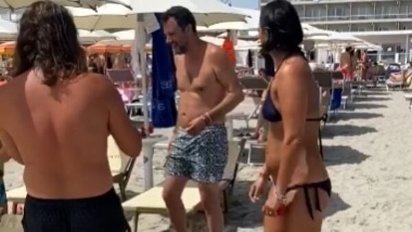 Gli insulti alla vicesindaca che dice a Salvini che rovina il nome di Milano Marittima