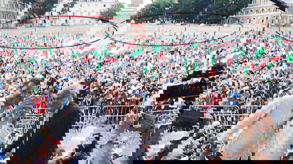 Siamo sicuri che la mossa di Giorgia Meloni di chiedere più sedie sia stata giusta?