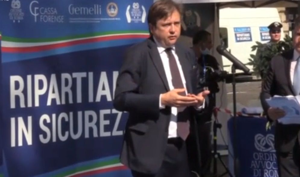 Sileri e il paragone tra spagnola e coronavirus: «Era cento anni fa, non c’erano le cure e la comunicazione di oggi» article-post