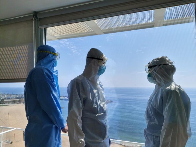 Spagna: «sotto controllo» la nuova ondata di casi, il Regno Unito impone la quarantena