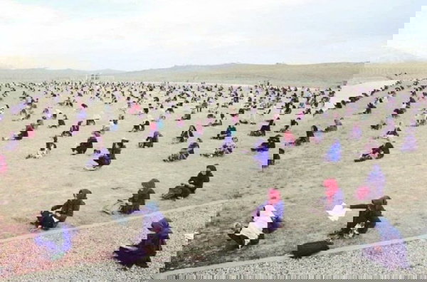 Le donne afghane che fanno il test in “spiaggia” in Afghanistan, Paese senza il mare