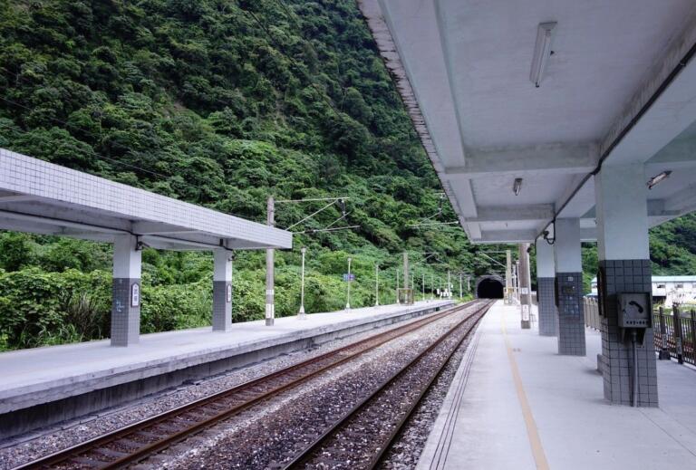 Positivo al Covid, viaggia per cinque giorni tra Lazio e Emilia-Romagna: bloccato a Roma Termini
