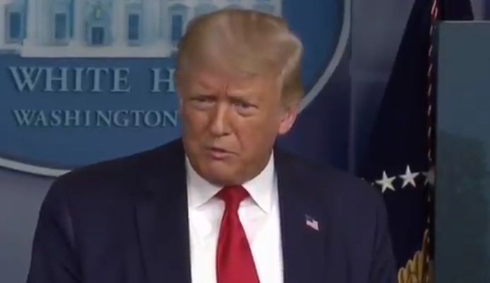 Trump prende in giro Biden per aver definito Antifa “un’idea”: “Le idee non bruciano gli edifici” Trump prende in giro Biden per aver definito Antifa “un’idea”: “Le idee non bruciano gli edifici”