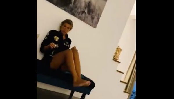 Annalisa Chirico si sente nella «Kabul al tempo dei talebani» perché non può ballare in discoteca