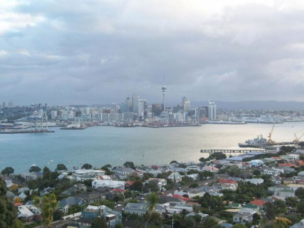 Dopo 102 giorni, la Nuova Zelanda registra 4 casi di Covid-19. Annunciato nuovo lockdown