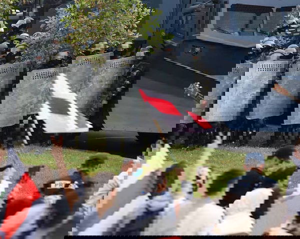 Putin minaccia gli oppositori del governo in Bielorussia: «Non andate troppo oltre»