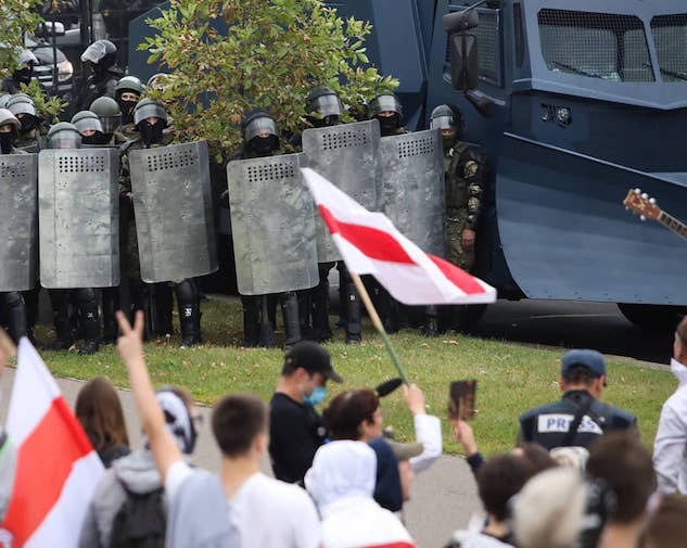 Putin minaccia gli oppositori del governo in Bielorussia: «Non andate troppo oltre» article-post
