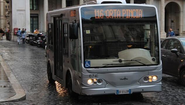Distanziamento su autobus