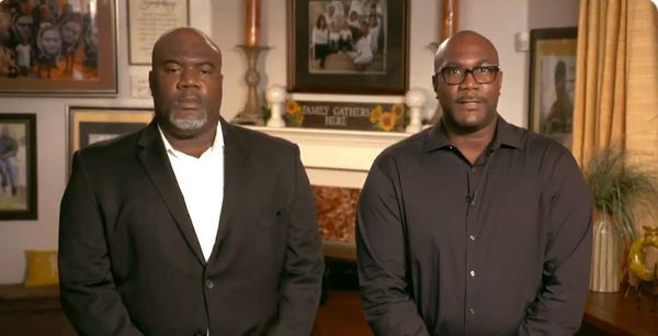 L’omaggio a Black Lives Matter e George Floyd apre la convention dem