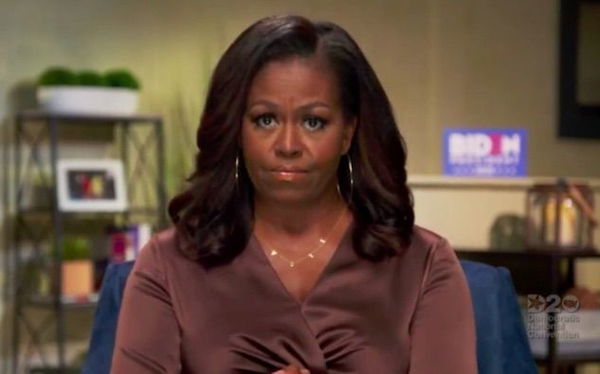Michelle Obama alla convention dem: «Dobbiamo votare Biden, le nostre vite dipendono da questo»