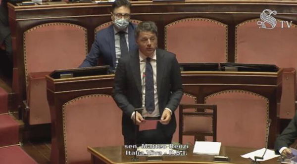 Renzi dice a un giornale spagnolo di essere «pronto a far cadere Conte se non fa marcia indietro»