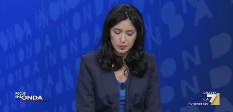 «Le scuole come i lager? Salvini è un gaglioffo troglodita» | VIDEO