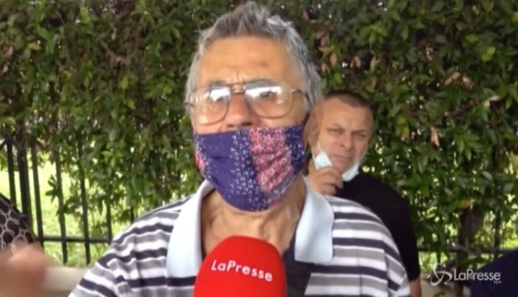 Salvini regala mascherine
