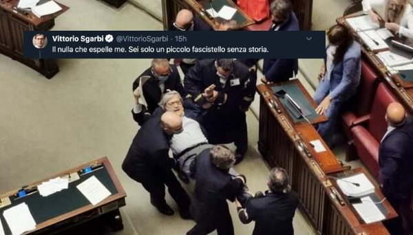 Vittorio Sgarbi dà del «fascistello» a Roberto Fico