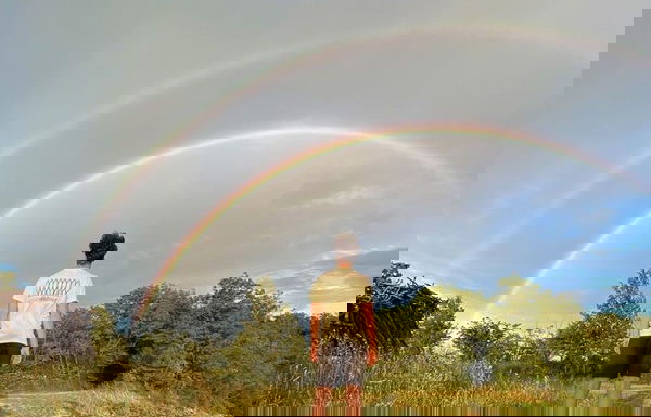 Le sardine si pentono: «La biografia di Mattia Santori doveva essere più sobria»