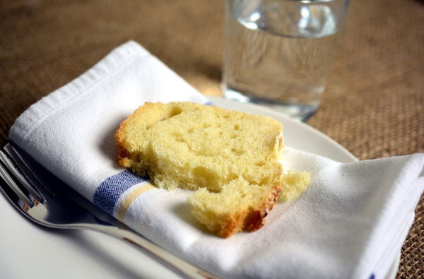 Intraprende un percorso di digiuno per purificarsi e muore di stenti a 43 anni