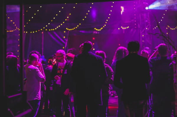 Sardegna, dopo i focolai in due discoteche la Sardegna chiude di nuovo tutti i locali