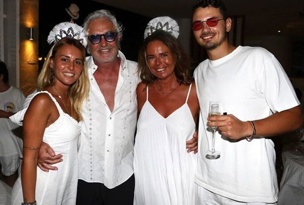 Paola Perego e il tampone al figlio: l’indignazione per una notizia che notizia non è