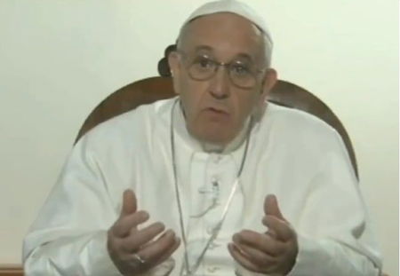 Le scuse di Papa Francesco per i migranti: «Trattati come un peso e un costo, siete invece un dono» article-post