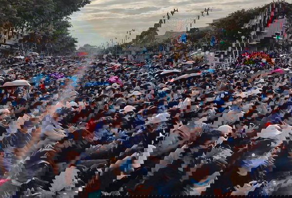 Ecco cosa sta succedendo in Thailandia, dove continuano le proteste contro il governo