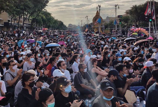 Ecco cosa sta succedendo in Thailandia, dove continuano le proteste contro il governo article-post