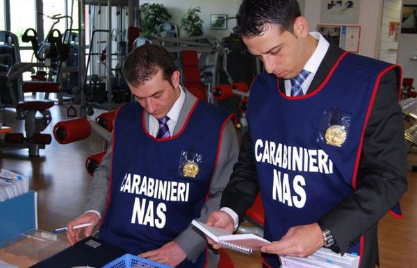 Como, Nas in 17 Rsa: sequestrate le cartelle di 363 pazienti decaduti, l’ipotesi di reato è per epidemia colposa