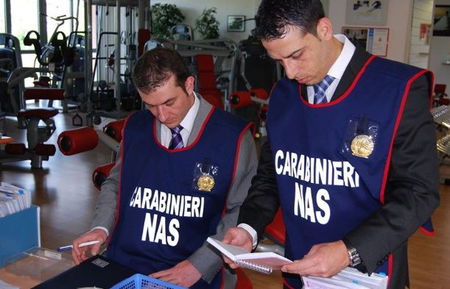 Como, Nas in 17 Rsa: sequestrate le cartelle di 363 pazienti decaduti, l’ipotesi di reato è per epidemia colposa article-post