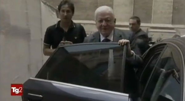 L’errore del Tg2 che parla di Sergio Zavoli senatore a vita | VIDEO