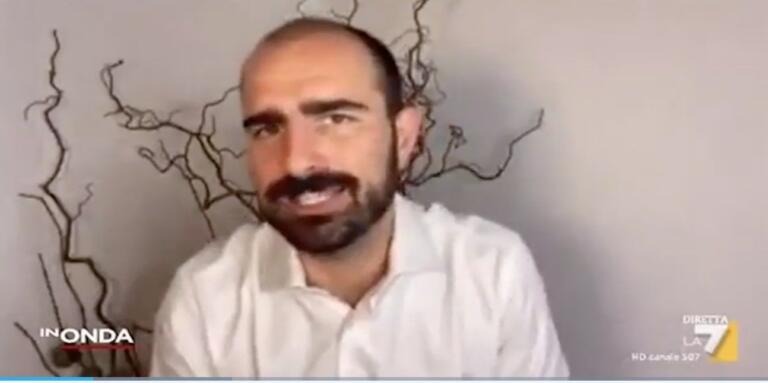 Il deputato M5S che ha chiesto il bonus: «Decreto scritto palesemente male, mi sono tagliato 40mila euro di stipendio da parlamentare»