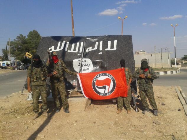 La storia (falsa) degli Antifa che combattono al fianco dell’Isis article-post